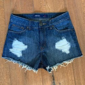 Distressed jean shorts. High waisted
